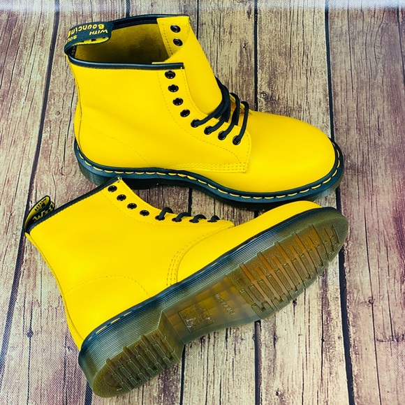 Dr. Martens Shoes - Dr Martens 11 Smooth Leather 1460 8Eye Boot Combat